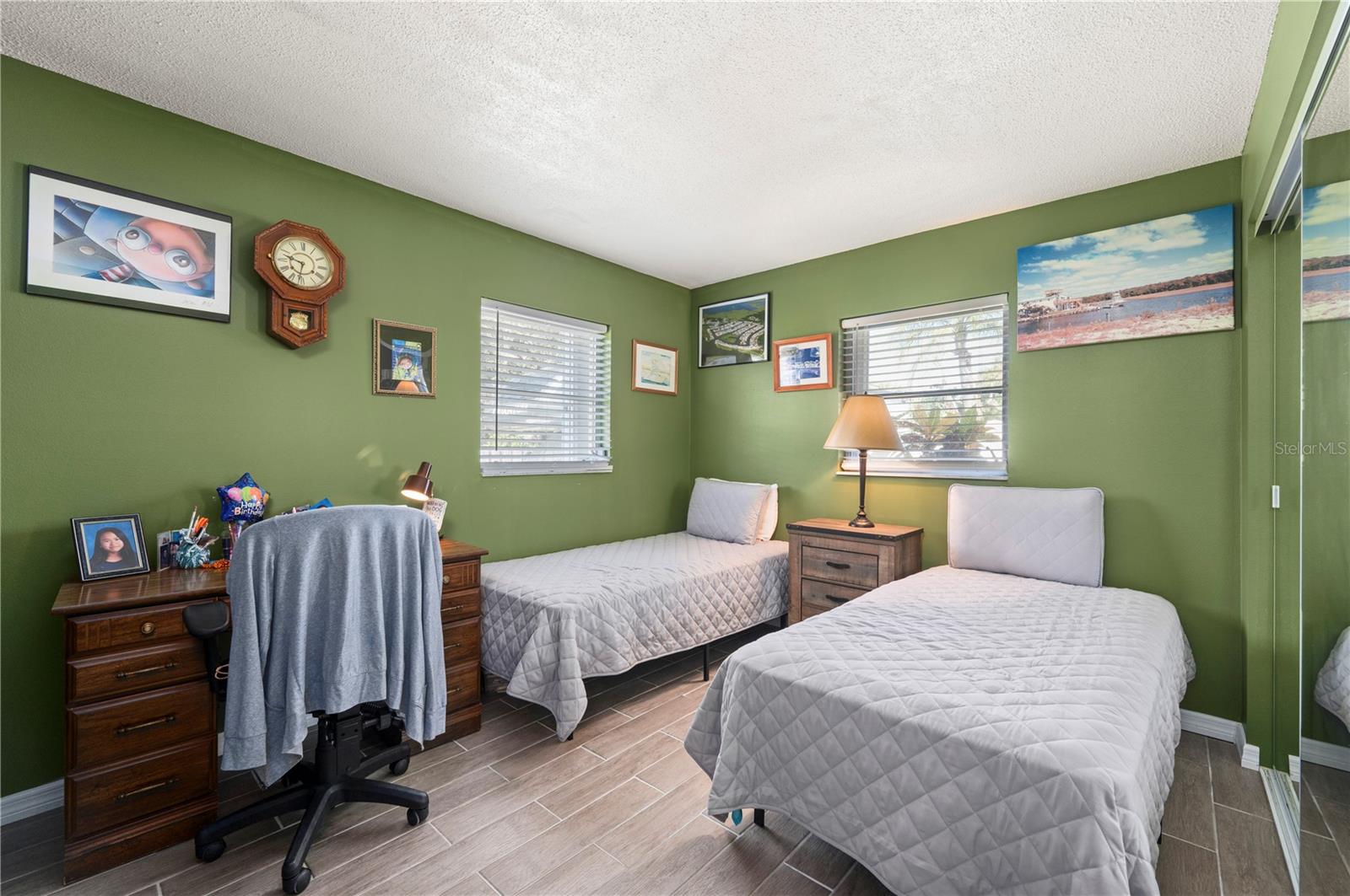 Image 24 of 43 For 1419 Amelia Avenue