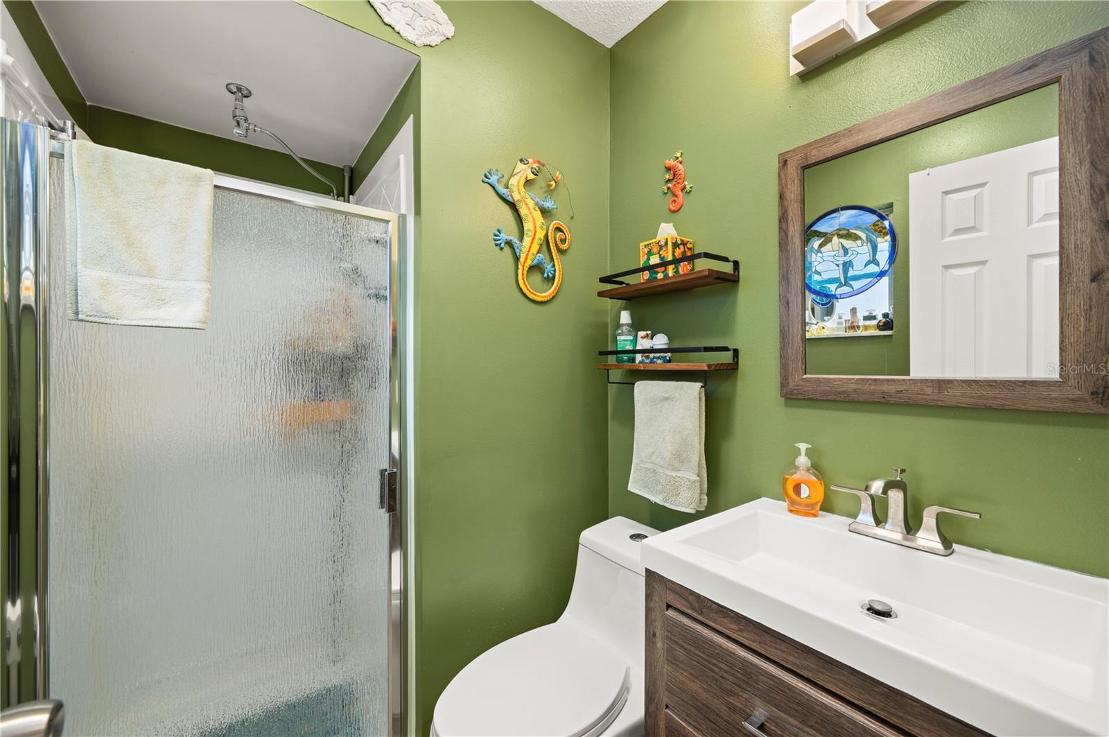 Image 26 of 43 For 1419 Amelia Avenue