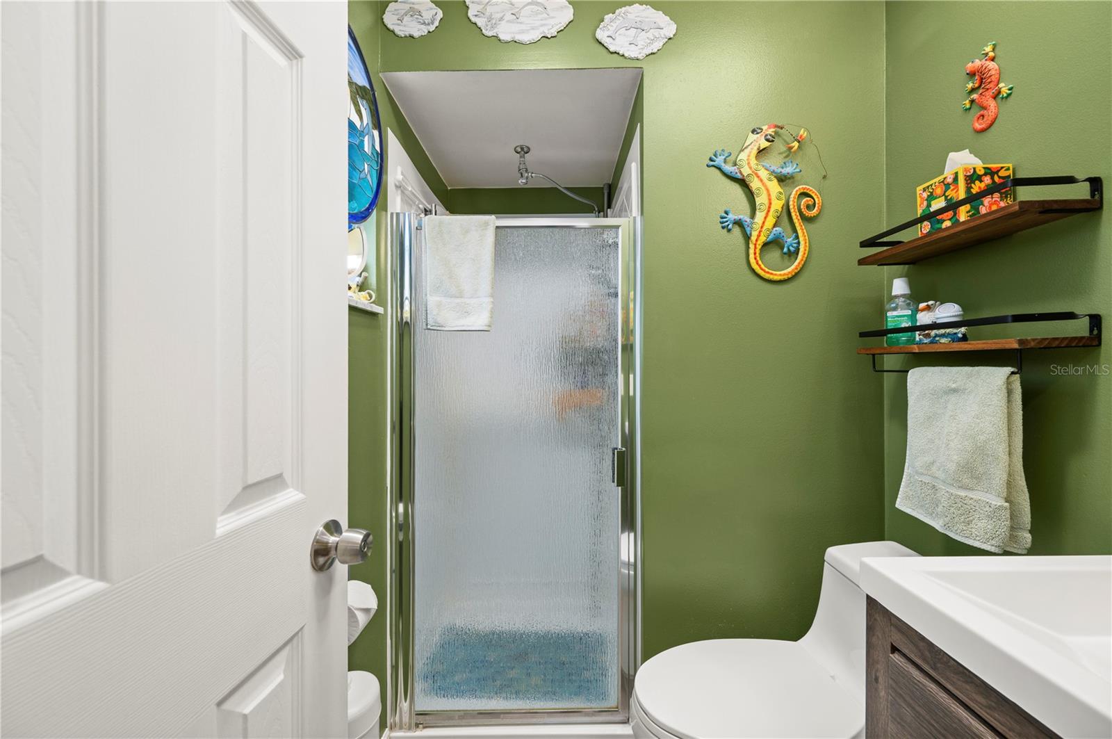 Image 27 of 43 For 1419 Amelia Avenue