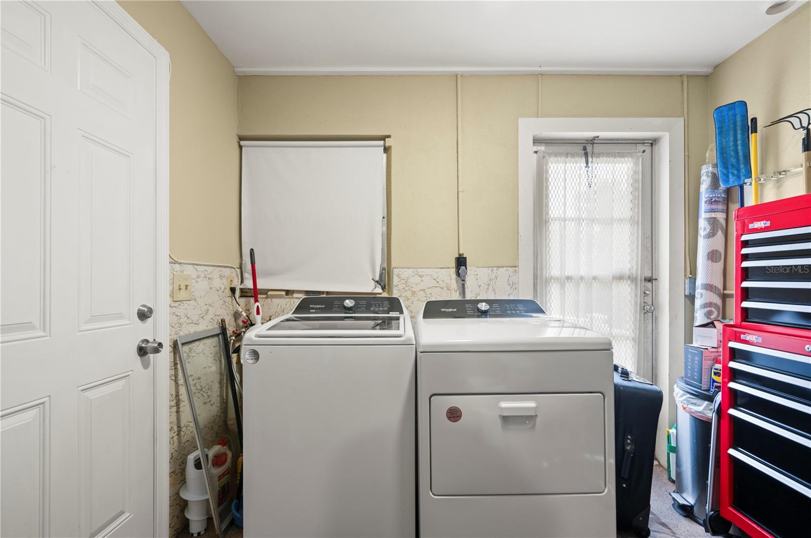 Image 30 of 43 For 1419 Amelia Avenue