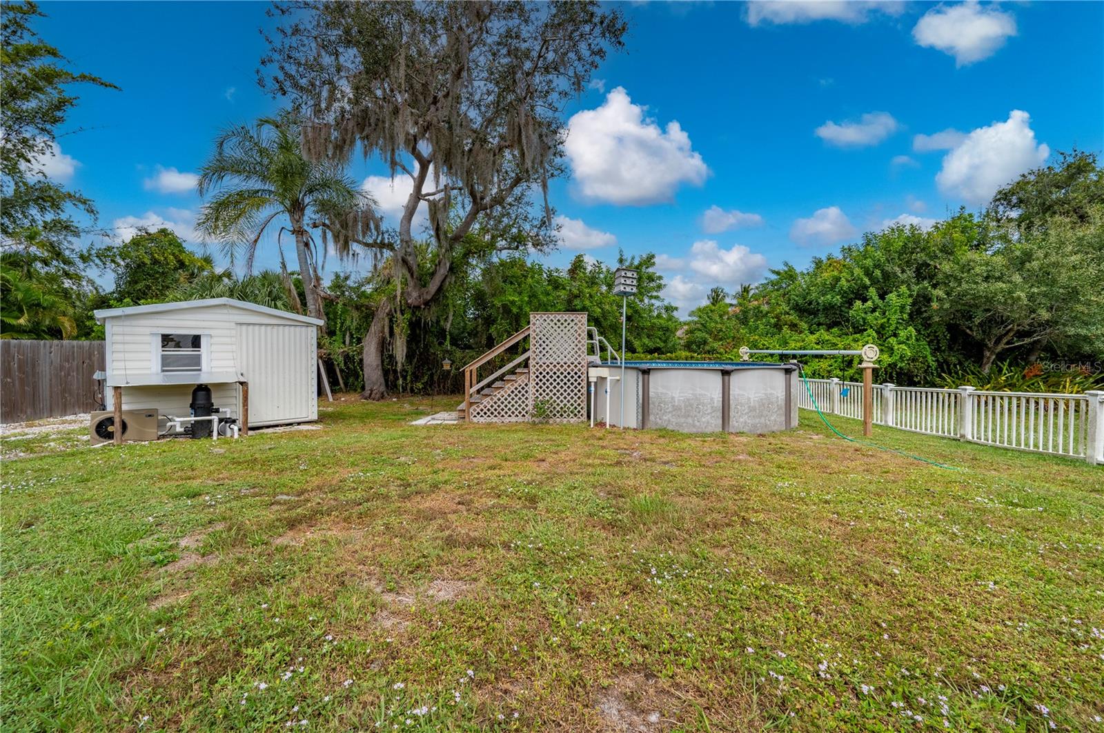 Image 33 of 43 For 1419 Amelia Avenue