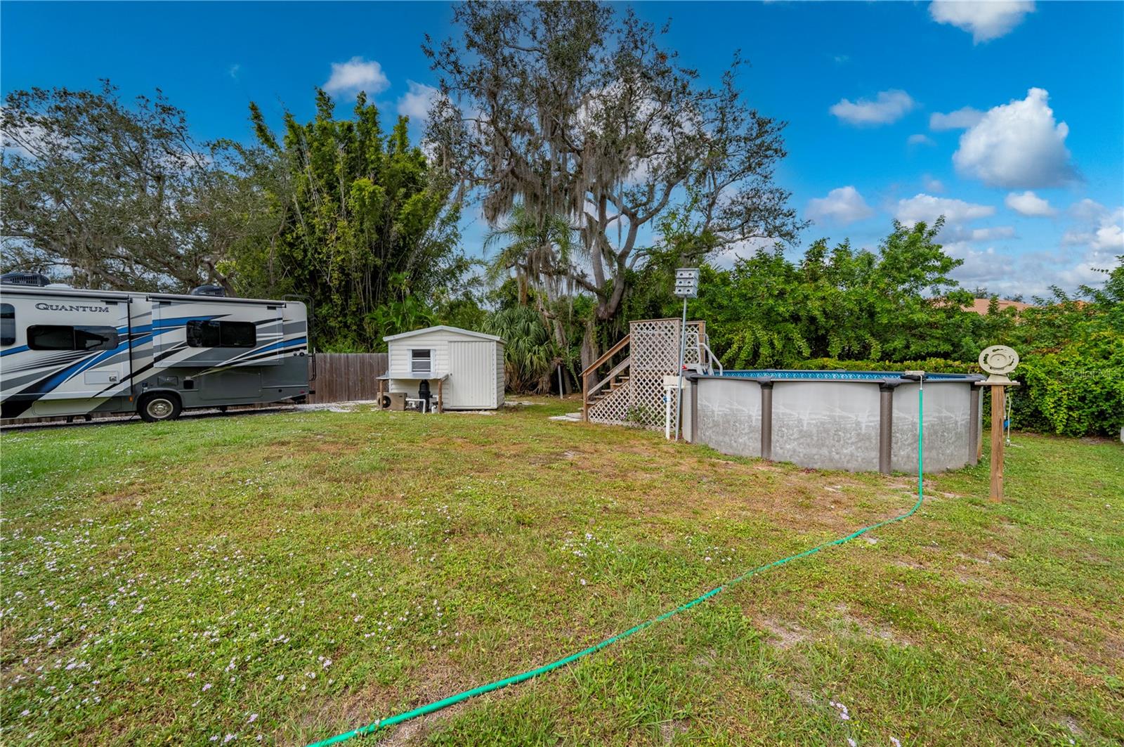 Image 34 of 43 For 1419 Amelia Avenue