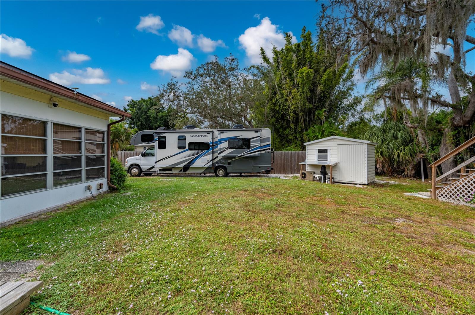 Image 36 of 43 For 1419 Amelia Avenue