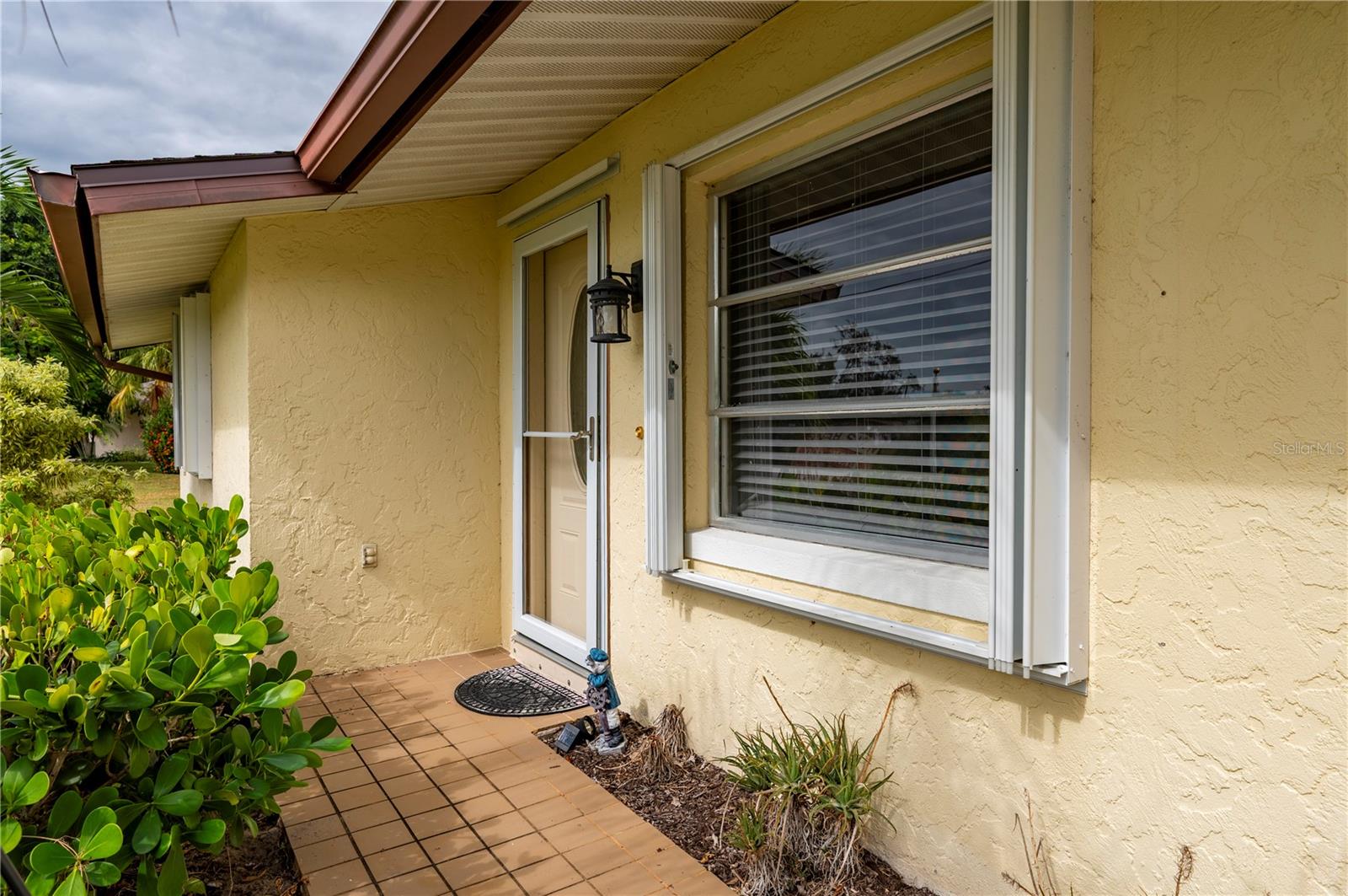 Image 6 of 43 For 1419 Amelia Avenue