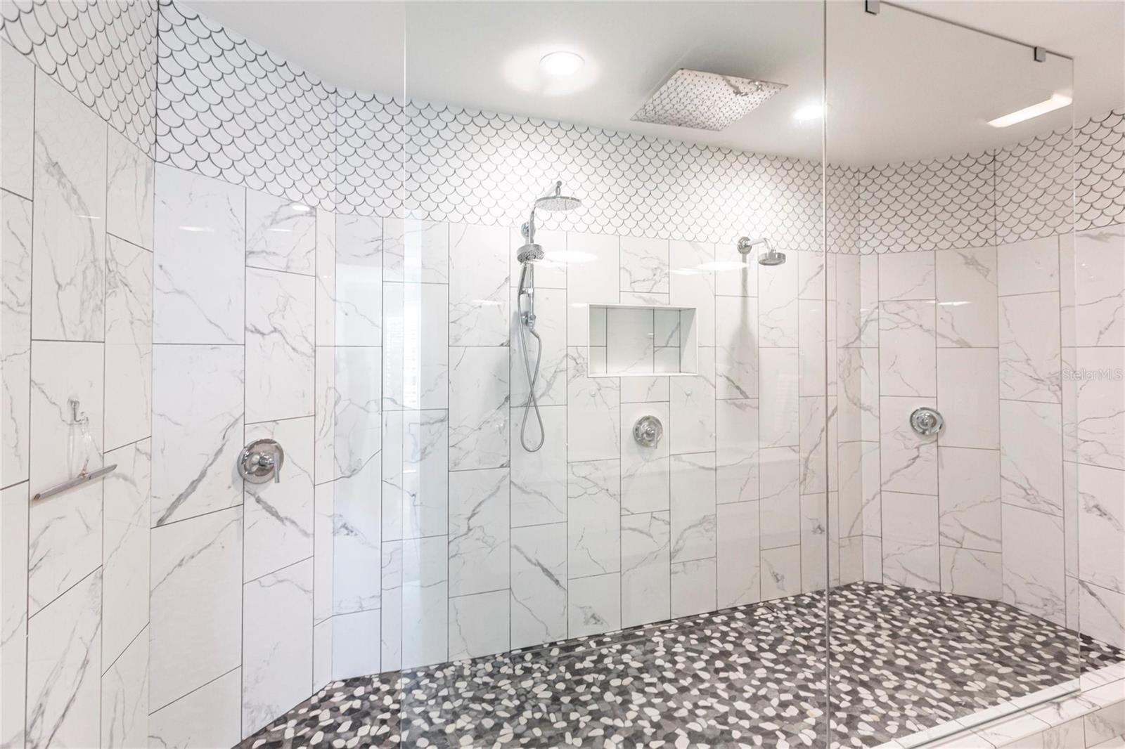 Image 15 of 40 For 141 Tropicana Drive 1111