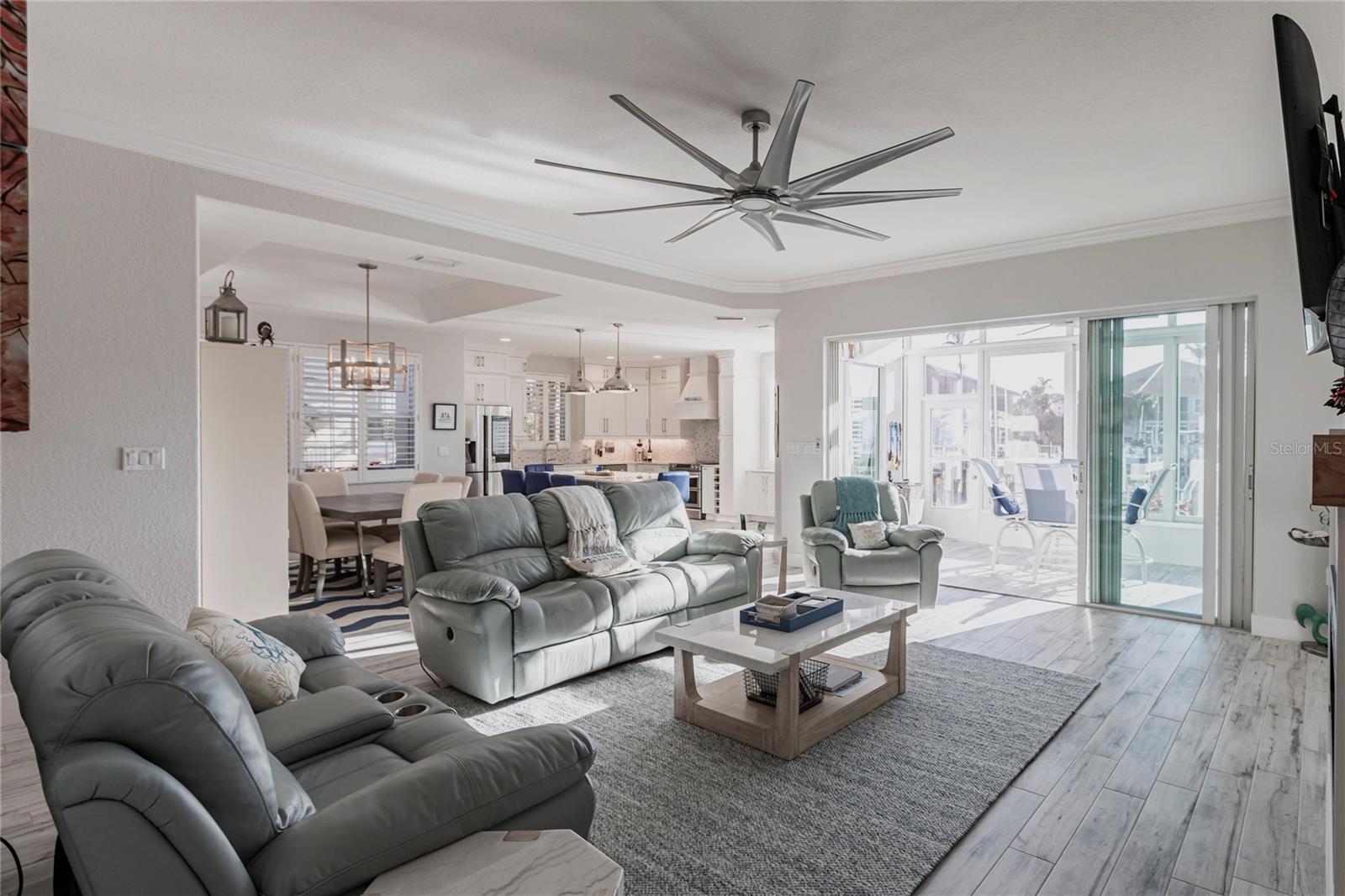 Image 3 of 40 For 141 Tropicana Drive 1111