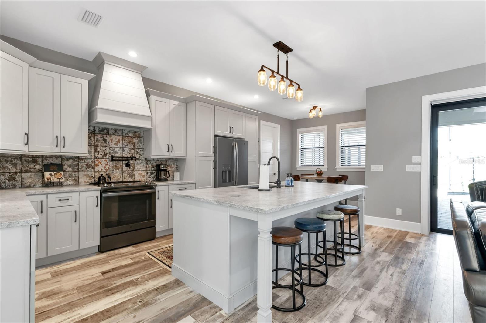 Image 8 of 65 For 15142 Altura Road