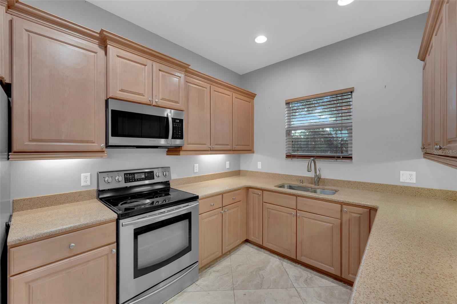 Image 10 of 38 For 4371 Lazio Way 707