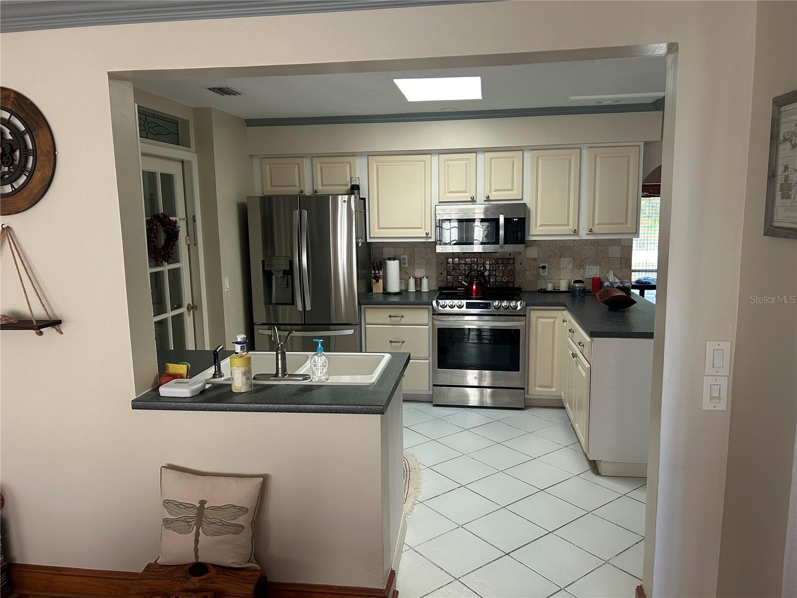 Image 7 of 16 For 3472 Como Street