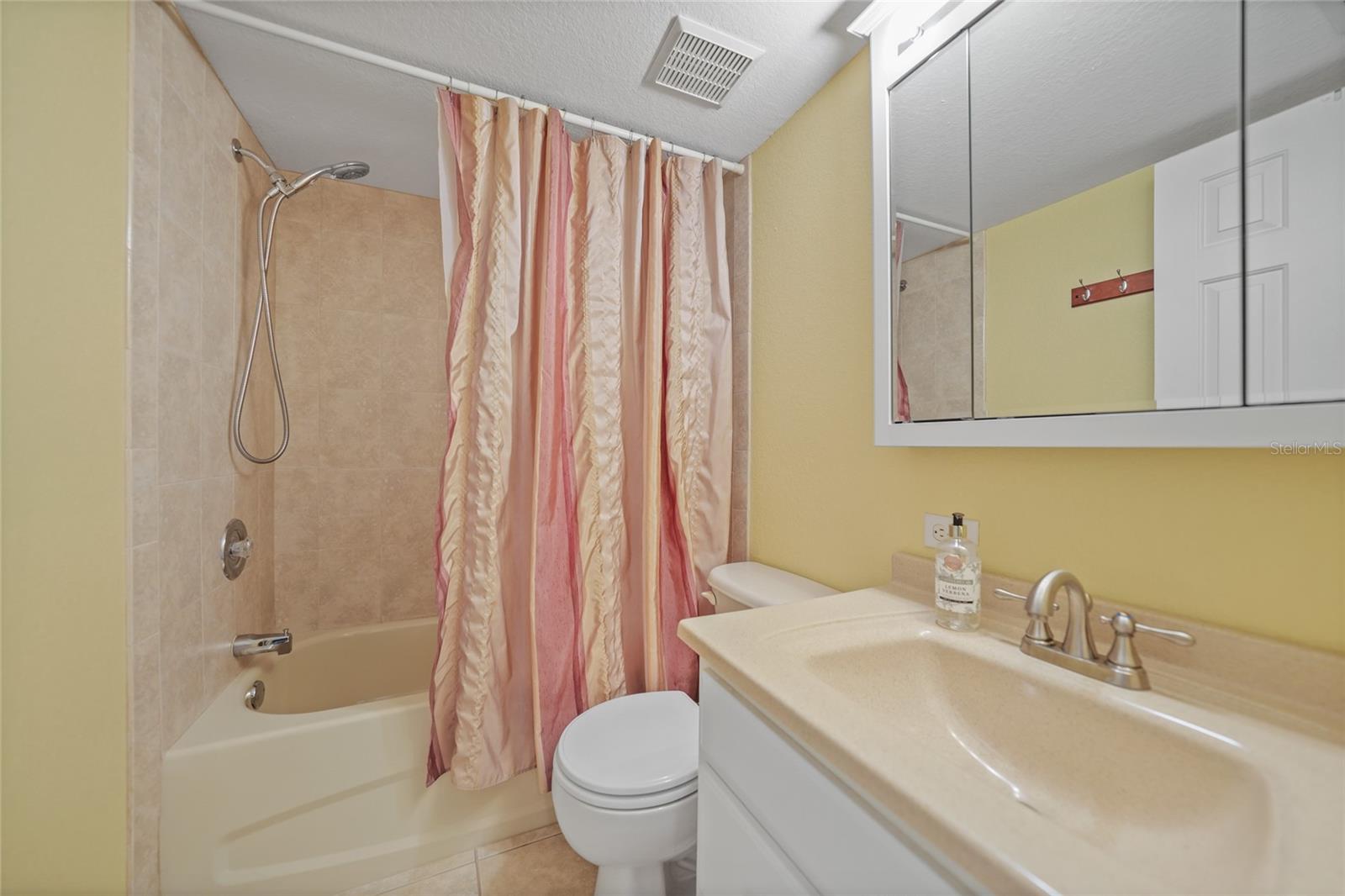 Image 17 of 41 For 175 Kings Highway 226