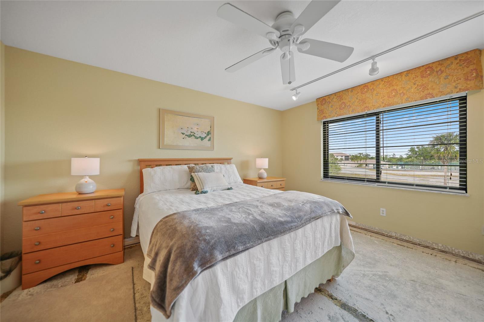 Image 20 of 41 For 175 Kings Highway 226