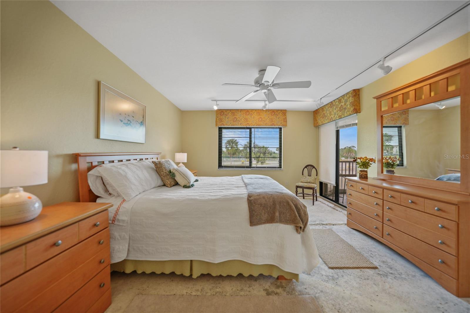 Image 23 of 41 For 175 Kings Highway 226