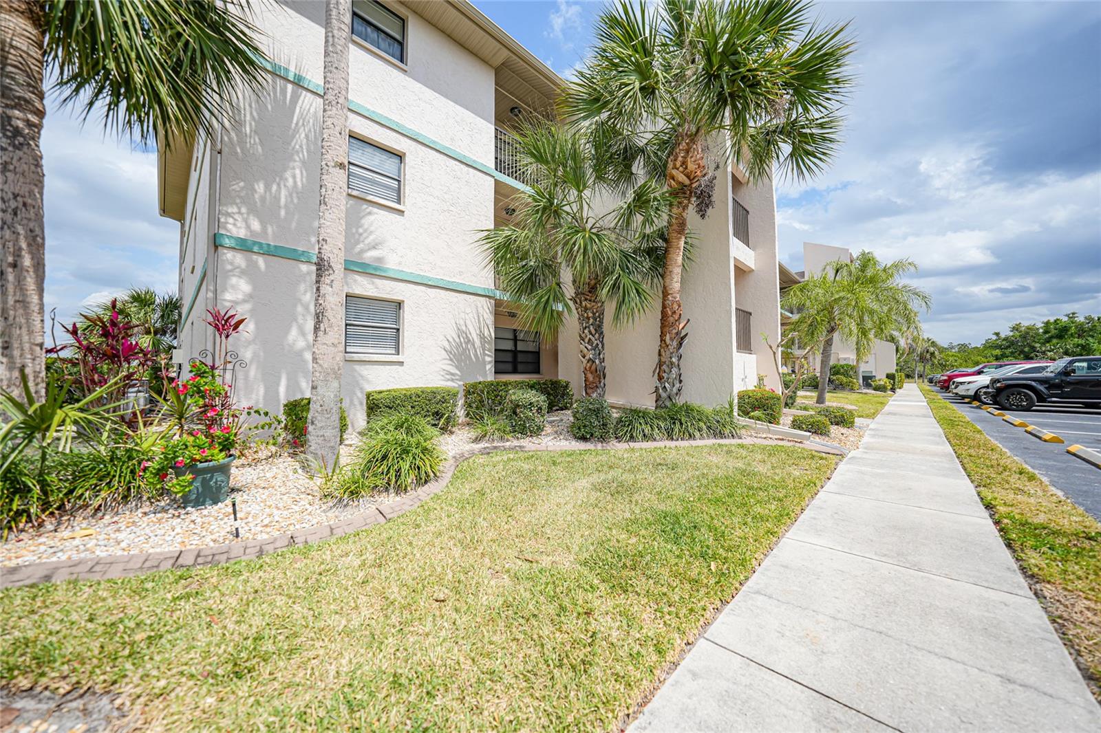 Image 38 of 41 For 175 Kings Highway 226