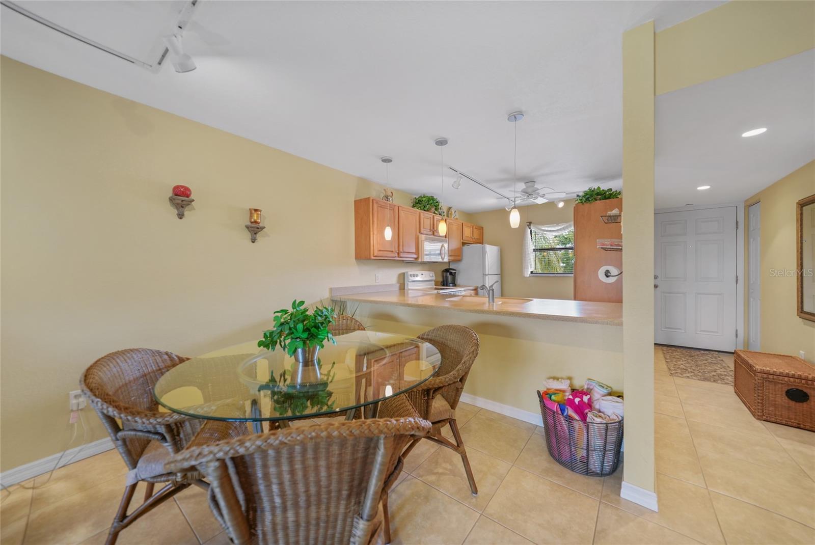 Image 5 of 41 For 175 Kings Highway 226