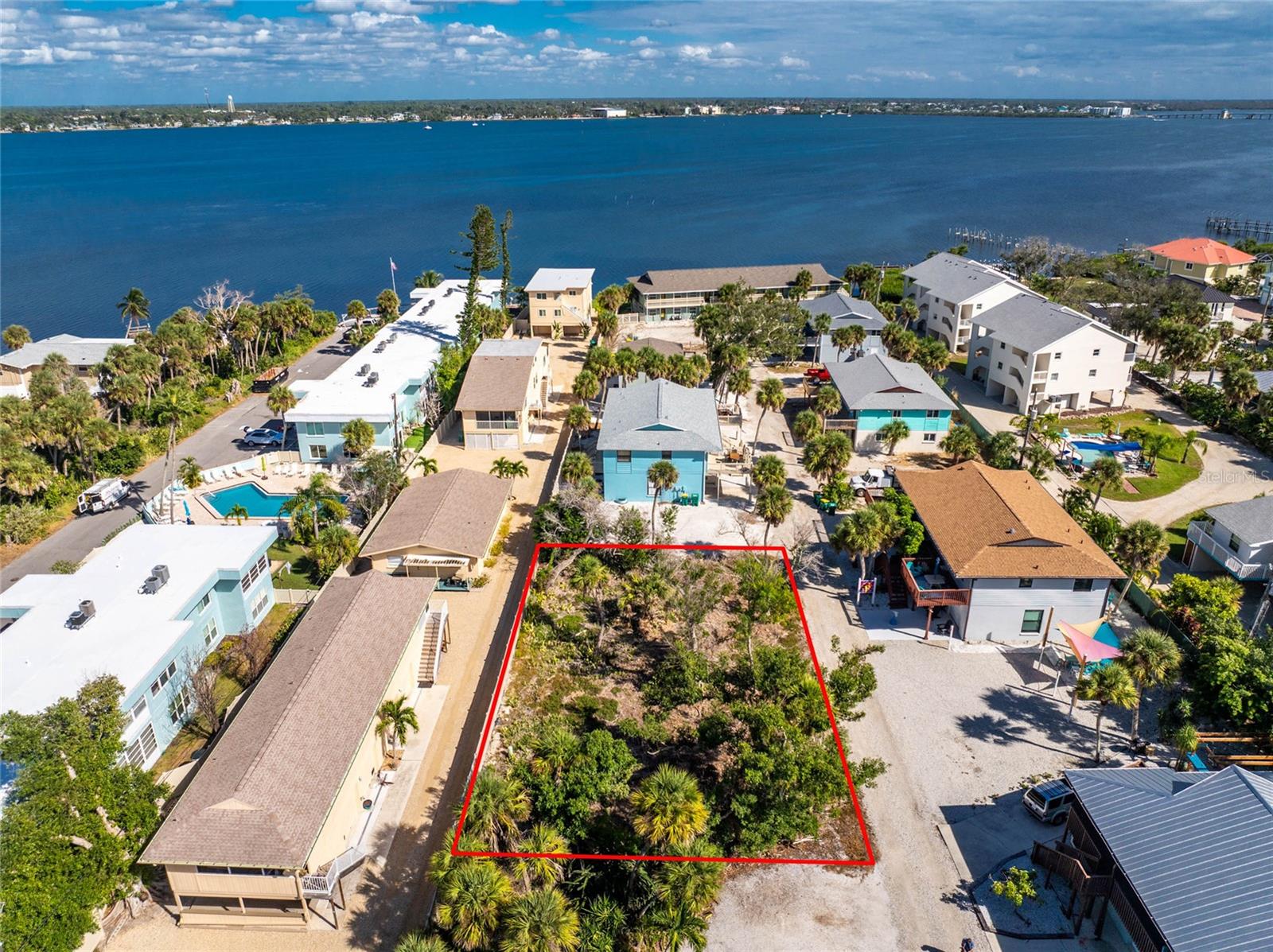 Image 12 of 25 For 5047 Beach Road