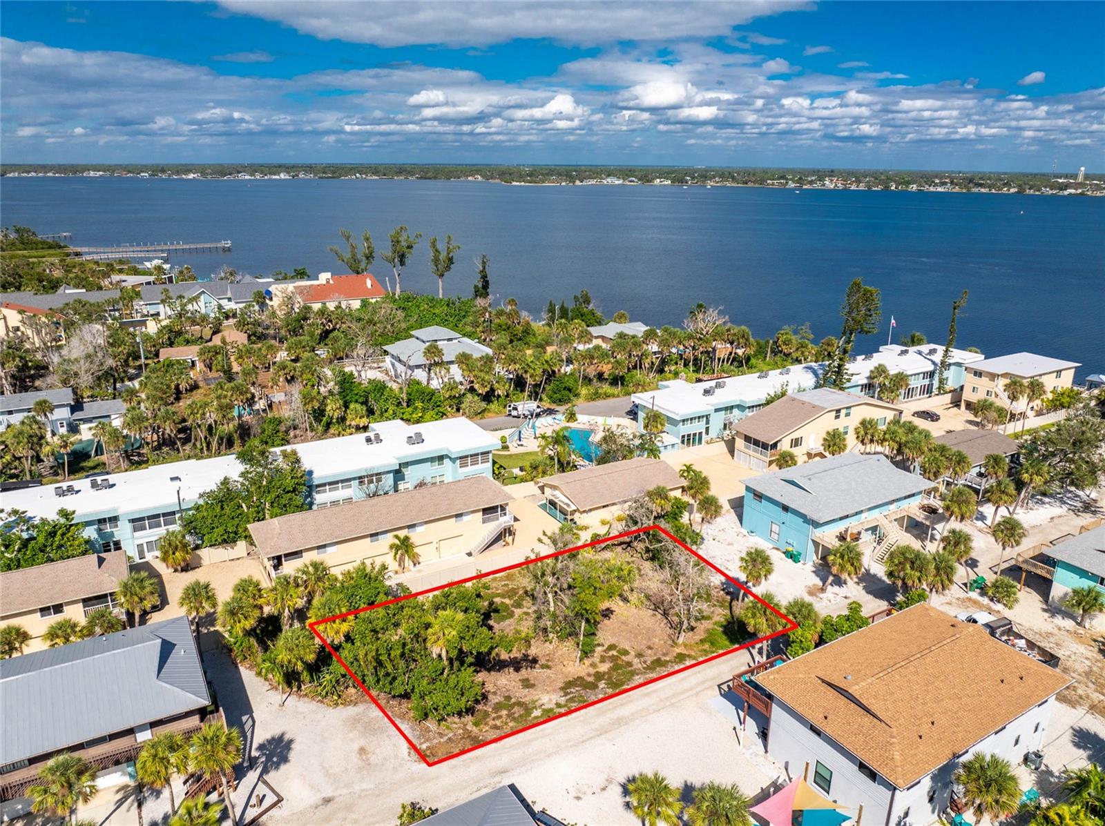 Image 16 of 25 For 5047 Beach Road