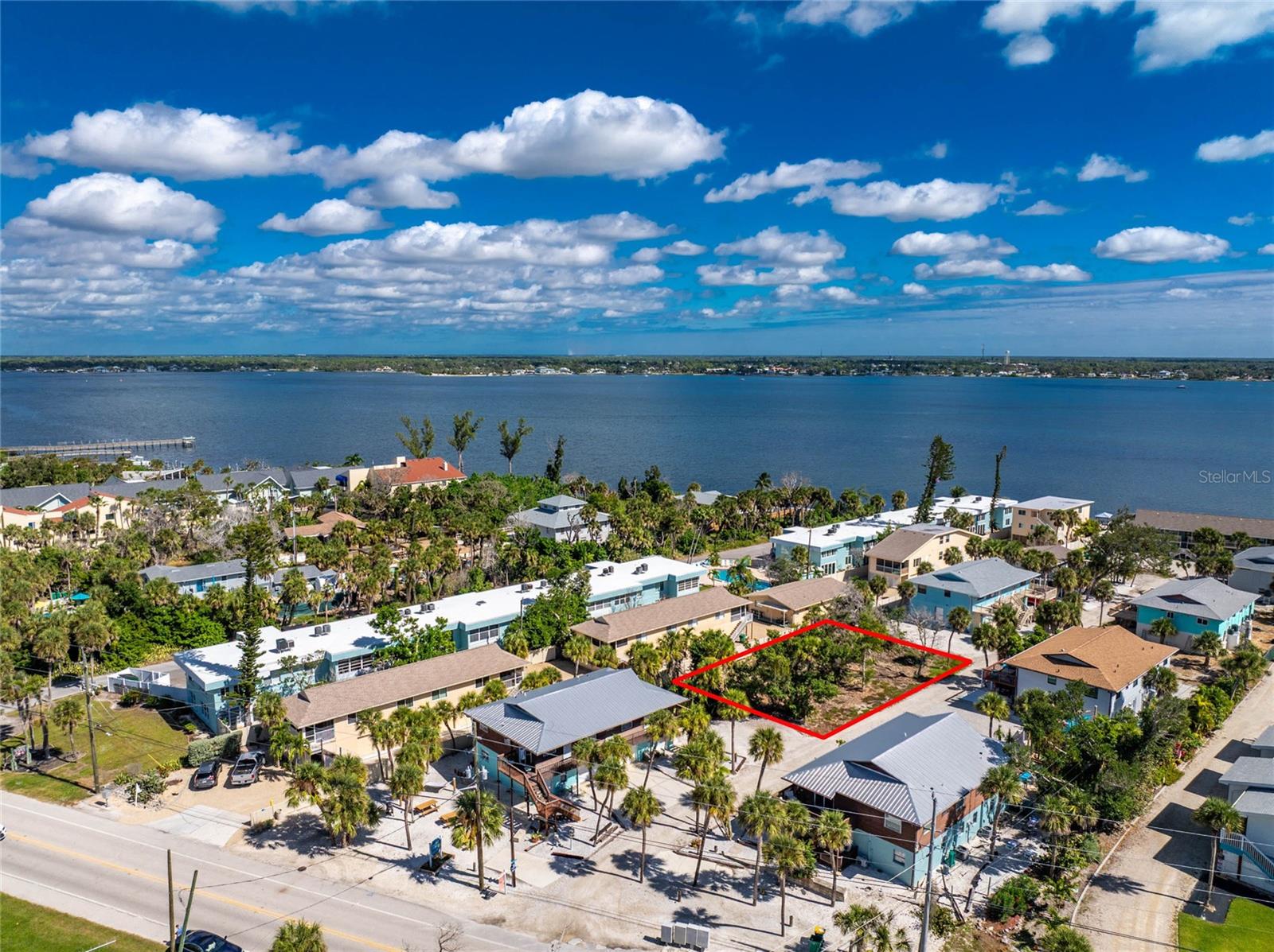 Image 17 of 25 For 5047 Beach Road