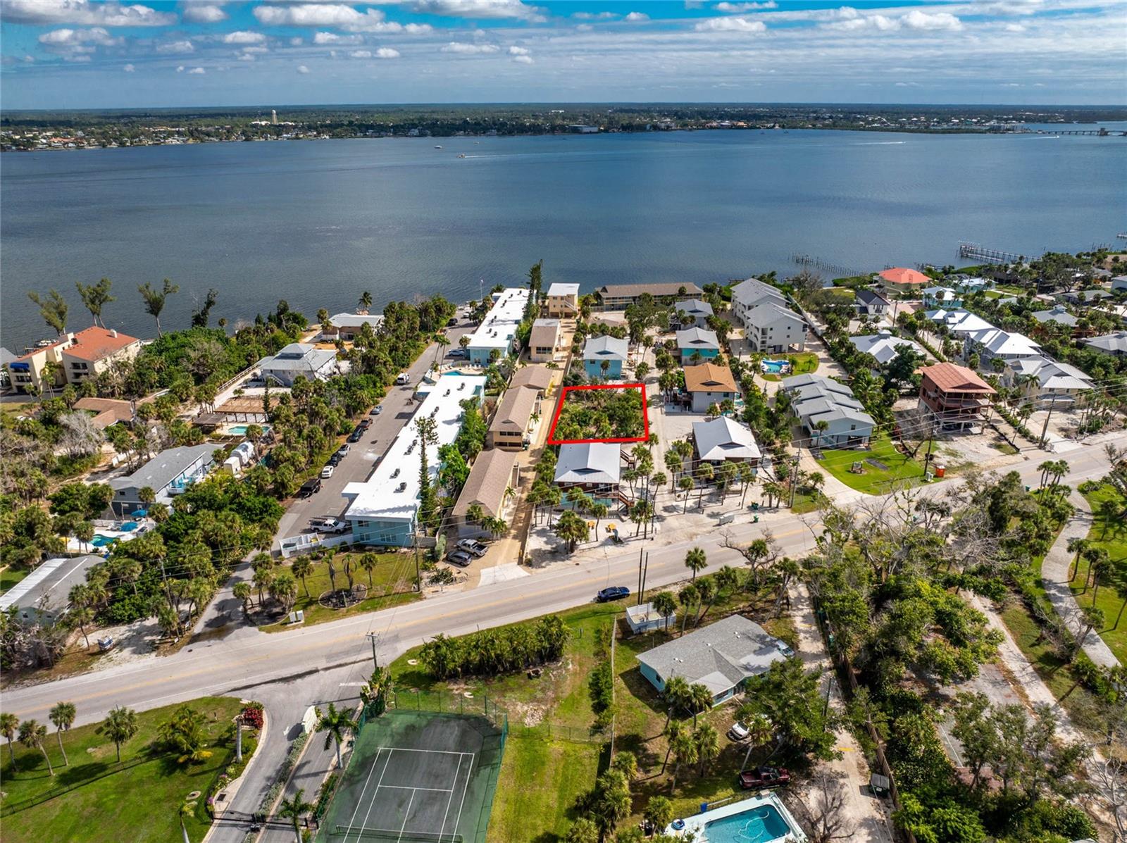 Image 22 of 25 For 5047 Beach Road