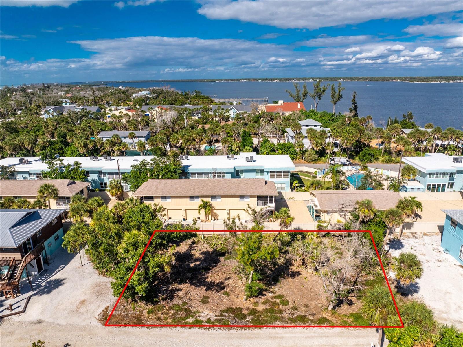 Image 4 of 25 For 5047 Beach Road