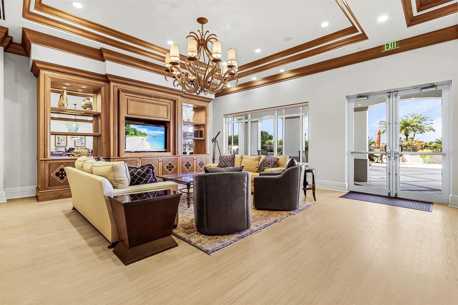 Image 31 of 54 For 3329 Sunset Key Circle 203