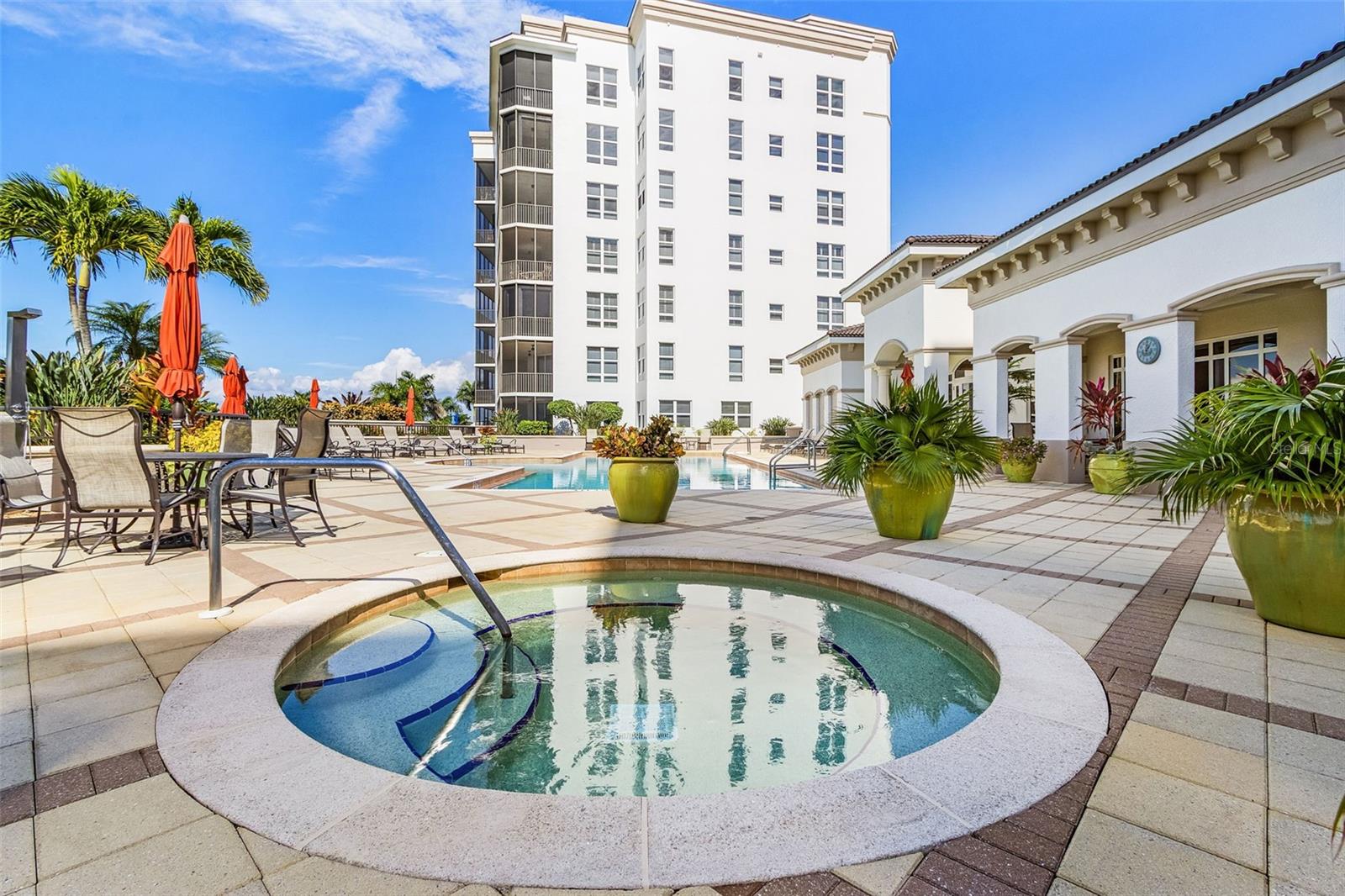 Image 35 of 54 For 3329 Sunset Key Circle 203