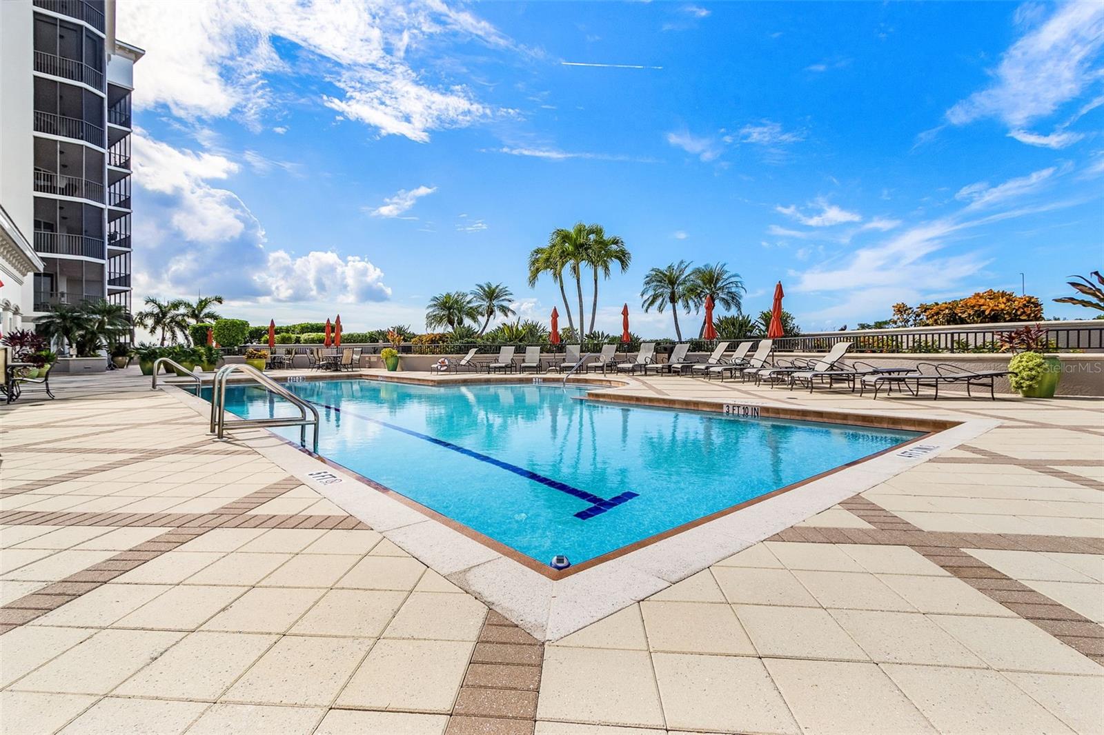 Image 37 of 54 For 3329 Sunset Key Circle 203