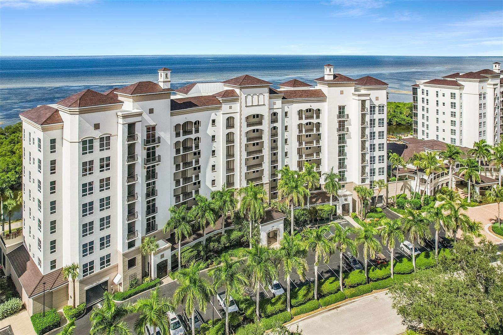 Image 39 of 54 For 3329 Sunset Key Circle 203