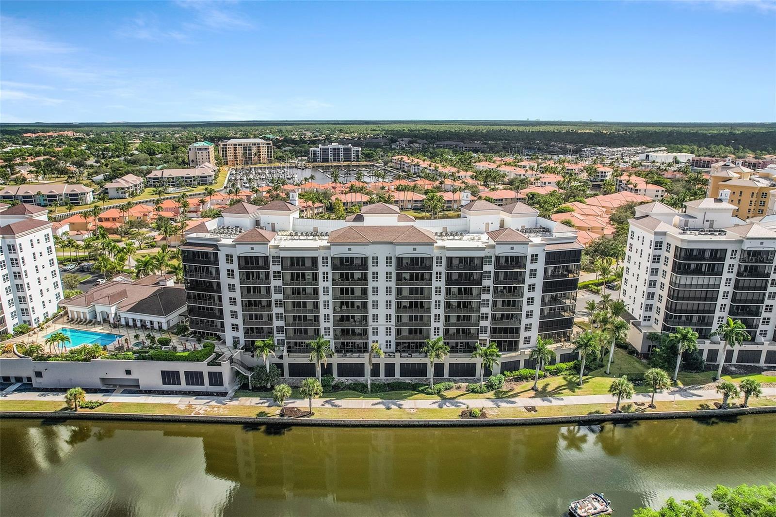 Image 40 of 54 For 3329 Sunset Key Circle 203