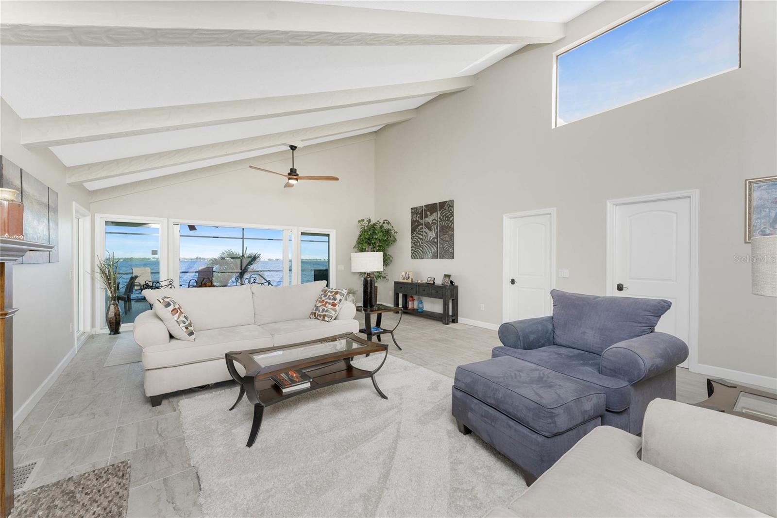 Image 11 of 77 For 25188 Marion Ave  11