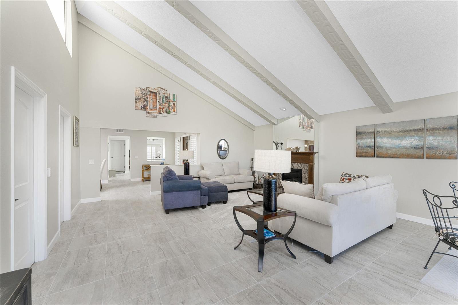 Image 15 of 77 For 25188 Marion Ave  11