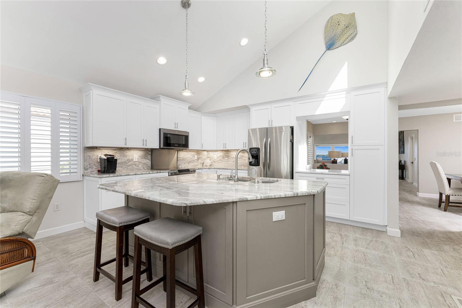 Image 18 of 77 For 25188 Marion Ave  11