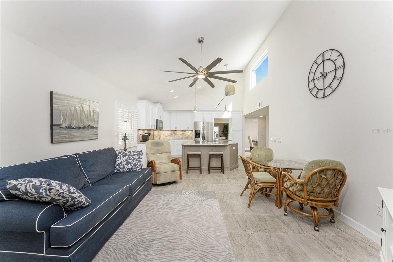 Image 20 of 77 For 25188 Marion Ave  11