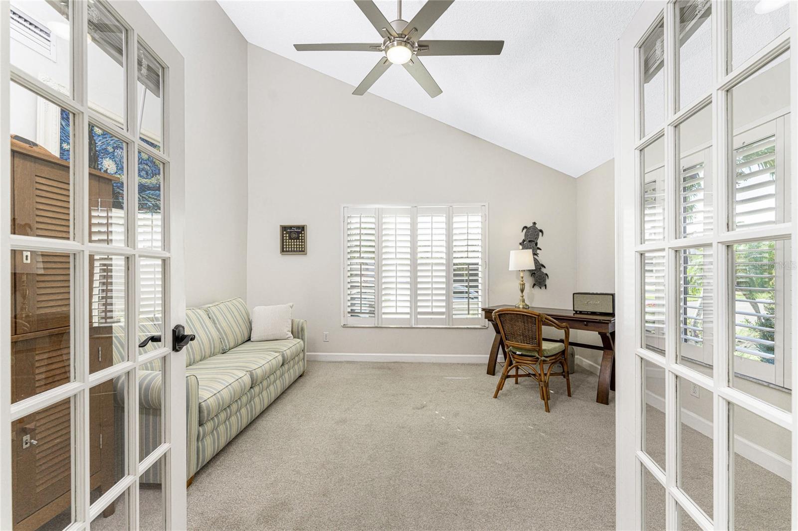 Image 21 of 77 For 25188 Marion Ave  11