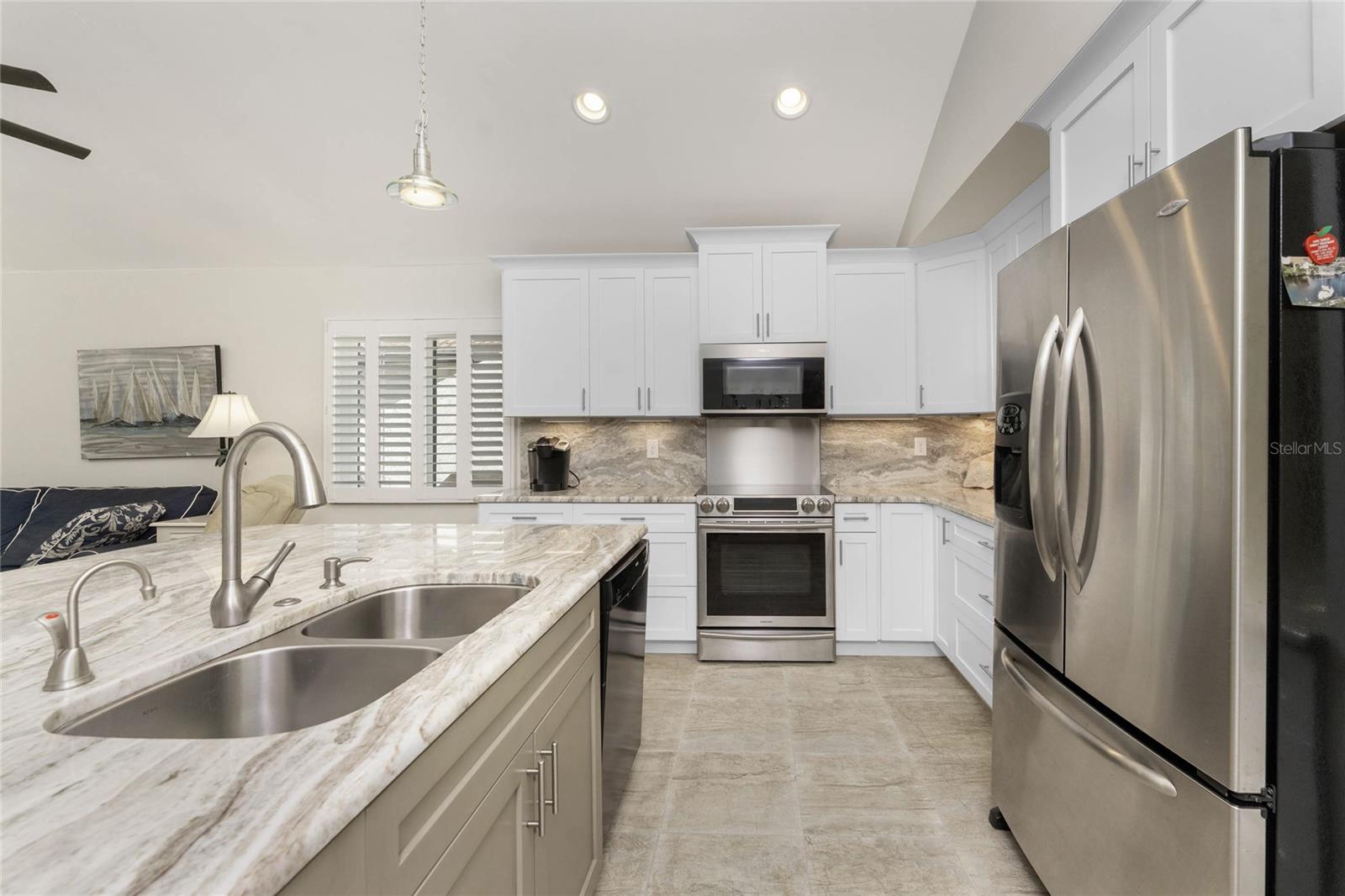 Image 25 of 77 For 25188 Marion Ave  11