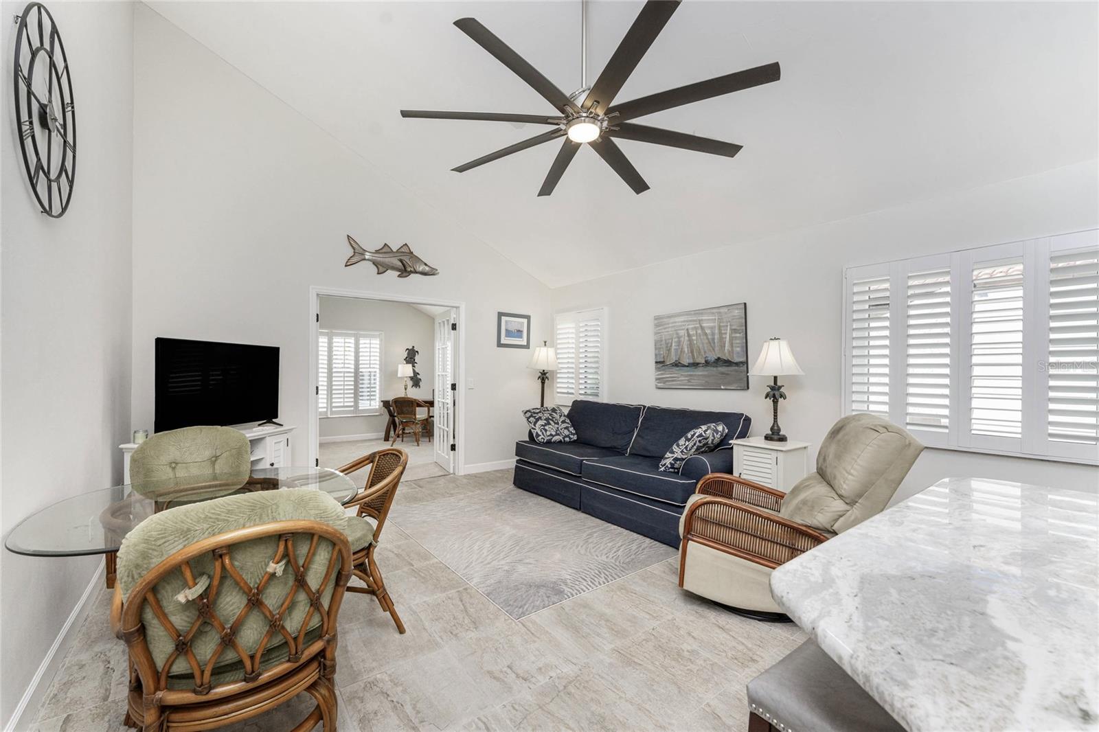 Image 27 of 77 For 25188 Marion Ave  11