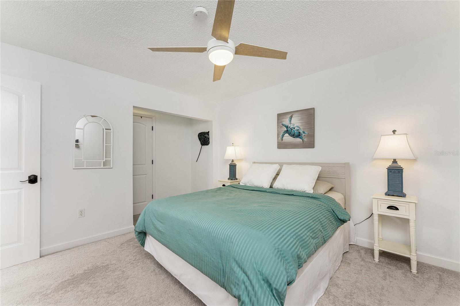 Image 31 of 77 For 25188 Marion Ave  11