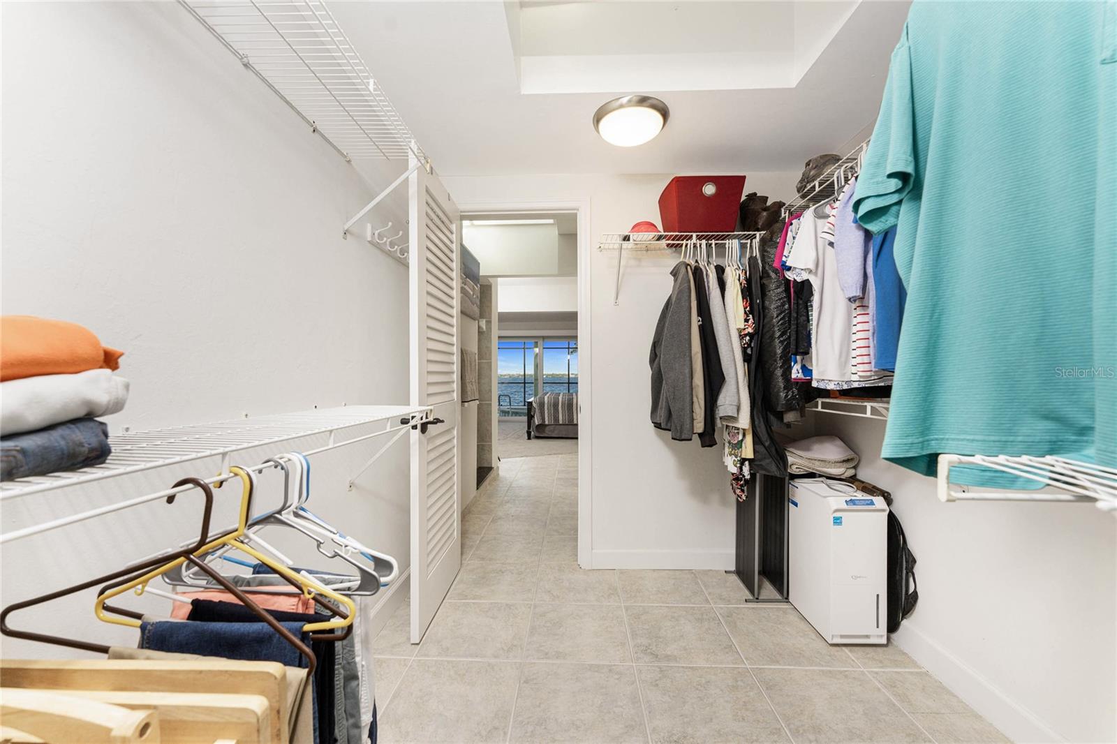 Image 36 of 77 For 25188 Marion Ave  11