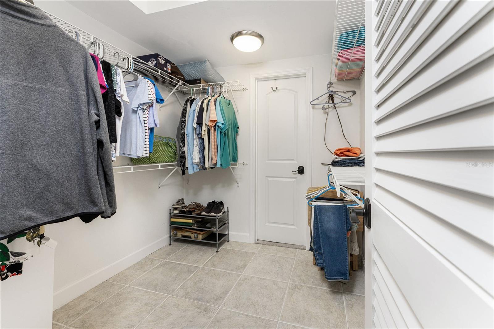 Image 37 of 77 For 25188 Marion Ave  11