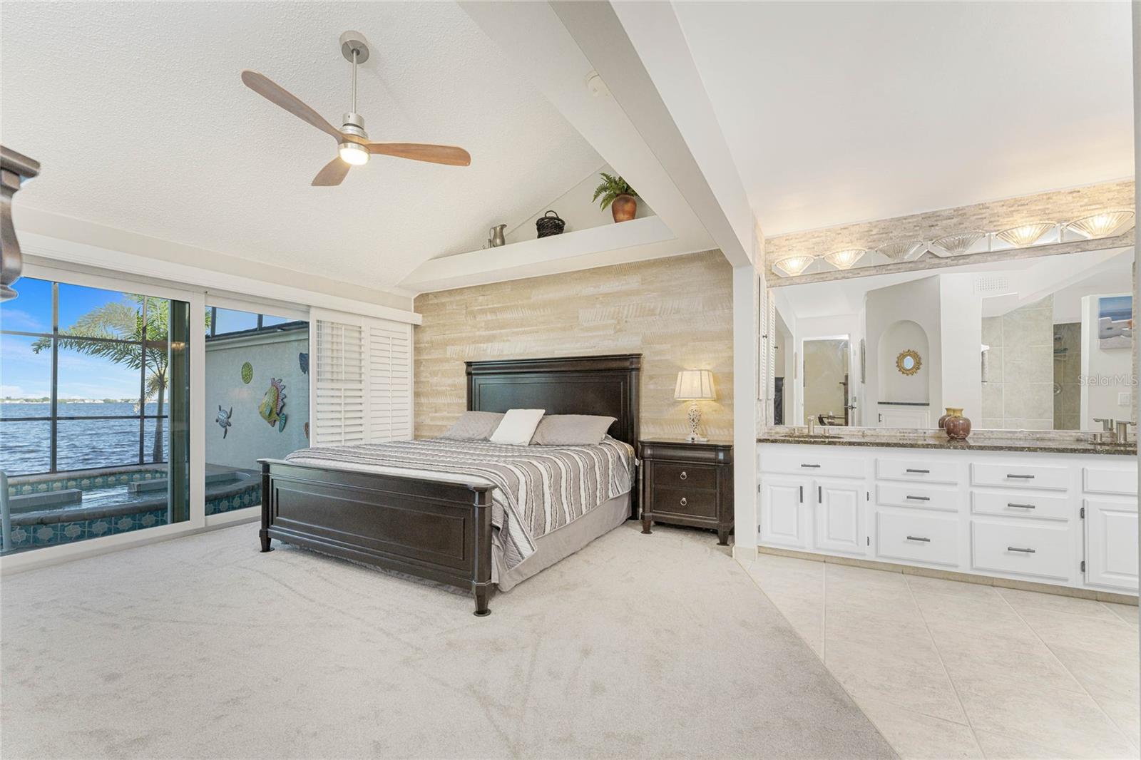 Image 43 of 77 For 25188 Marion Ave  11