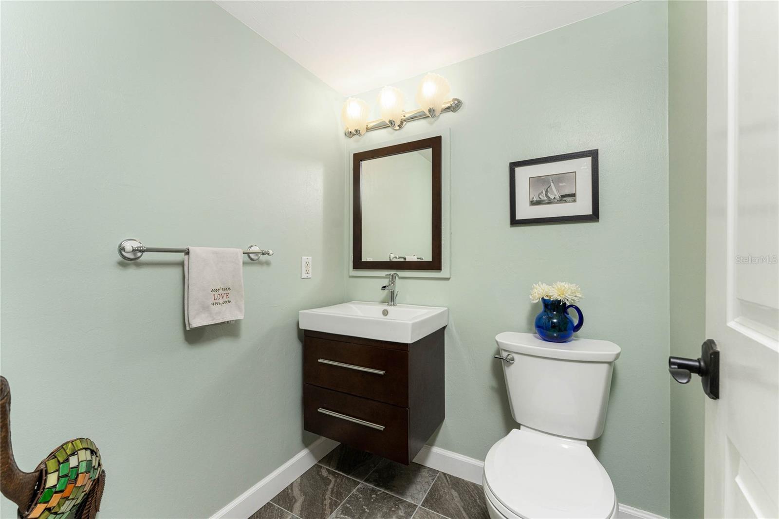 Image 45 of 77 For 25188 Marion Ave  11