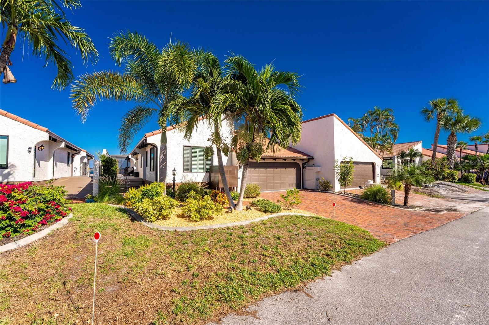 Image 61 of 77 For 25188 Marion Ave  11