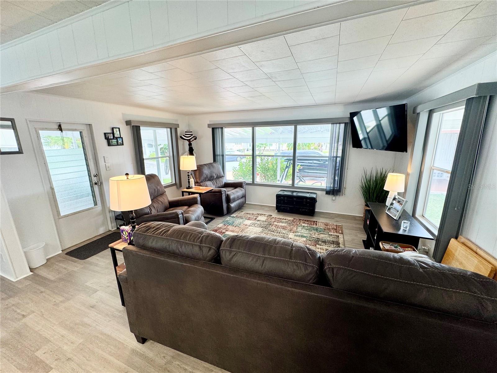 Image 5 of 68 For 5217 Pebble Beach Avenue