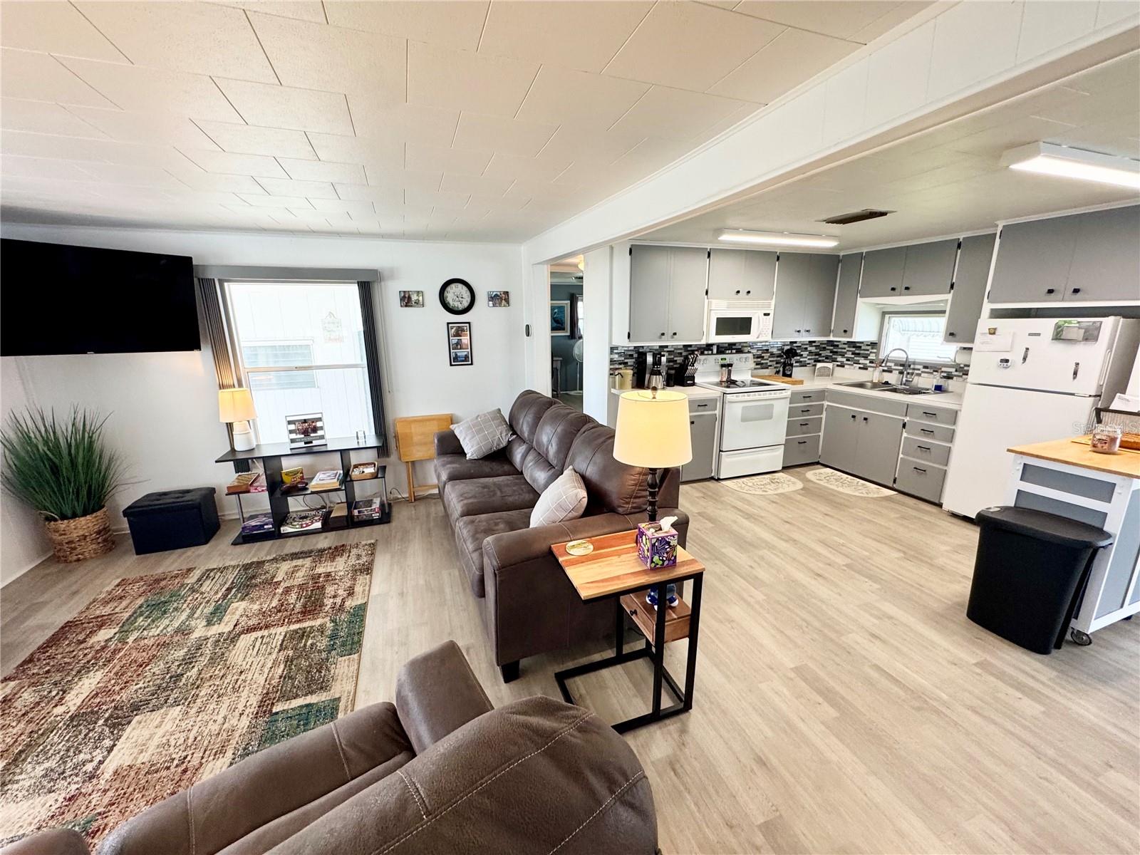 Image 6 of 68 For 5217 Pebble Beach Avenue