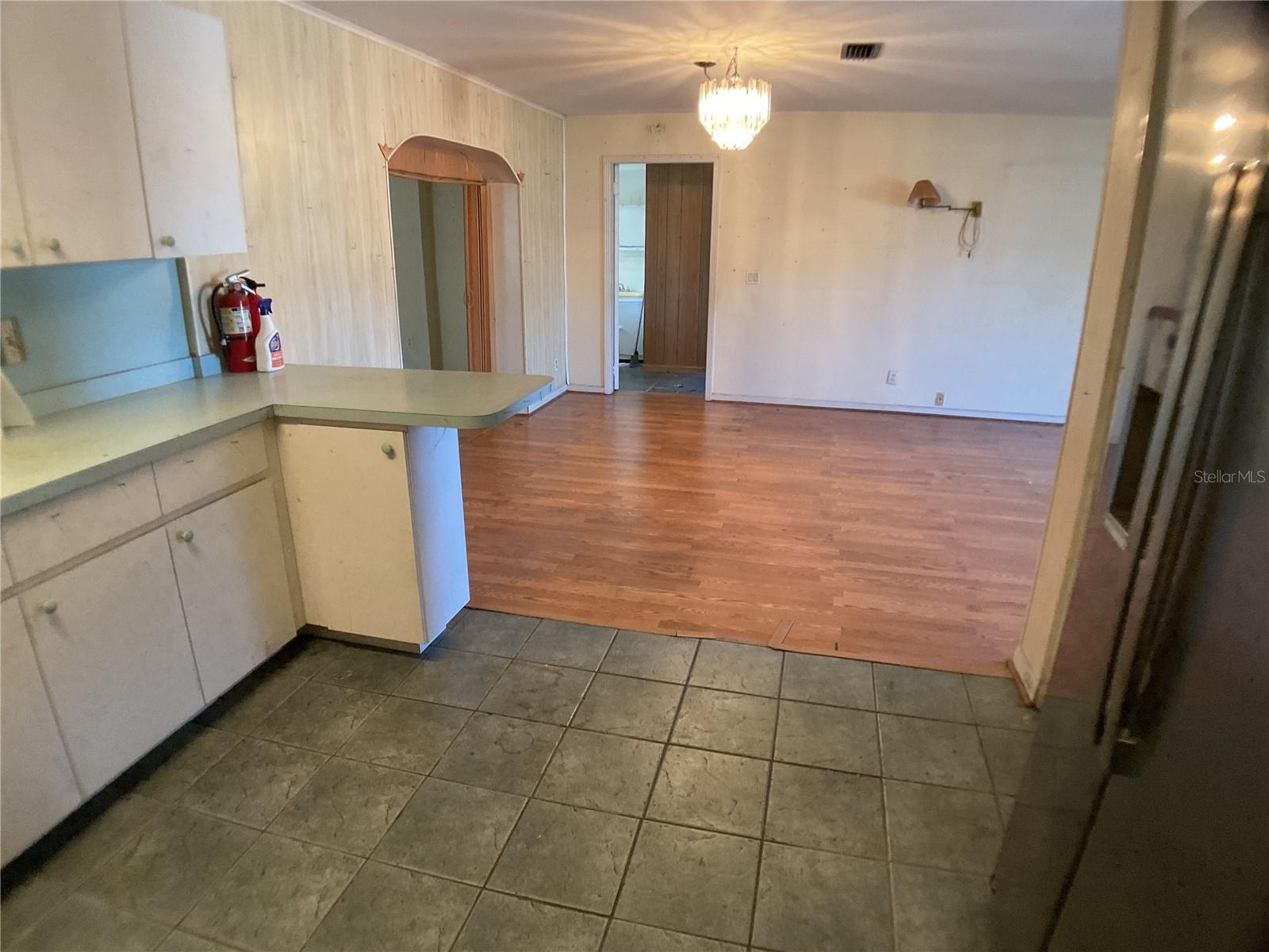 Image 11 of 34 For 1097 Anita Street