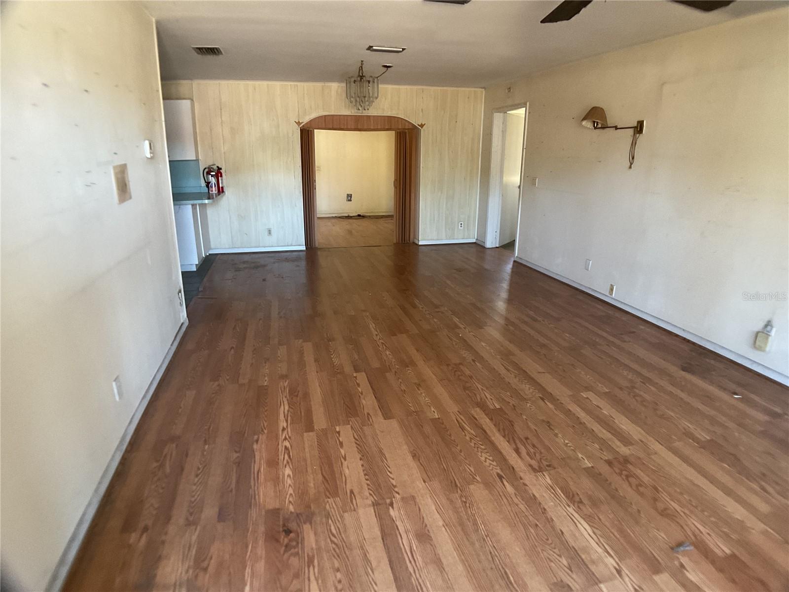 Image 4 of 34 For 1097 Anita Street