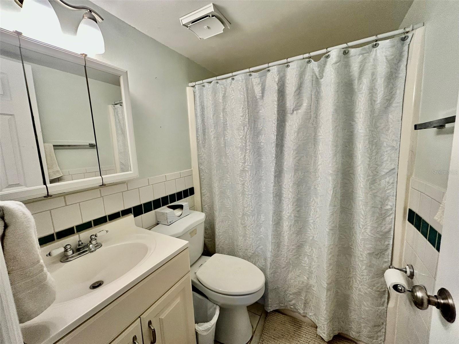 Image 12 of 19 For 4158 Tamiami Trail G2