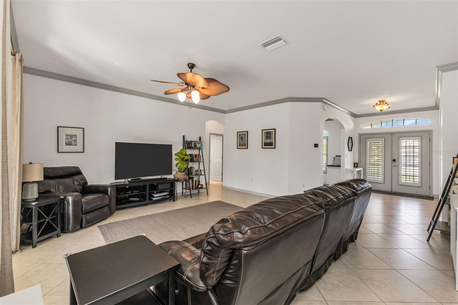 Image 13 of 62 For 13361 Pembroke Circle N