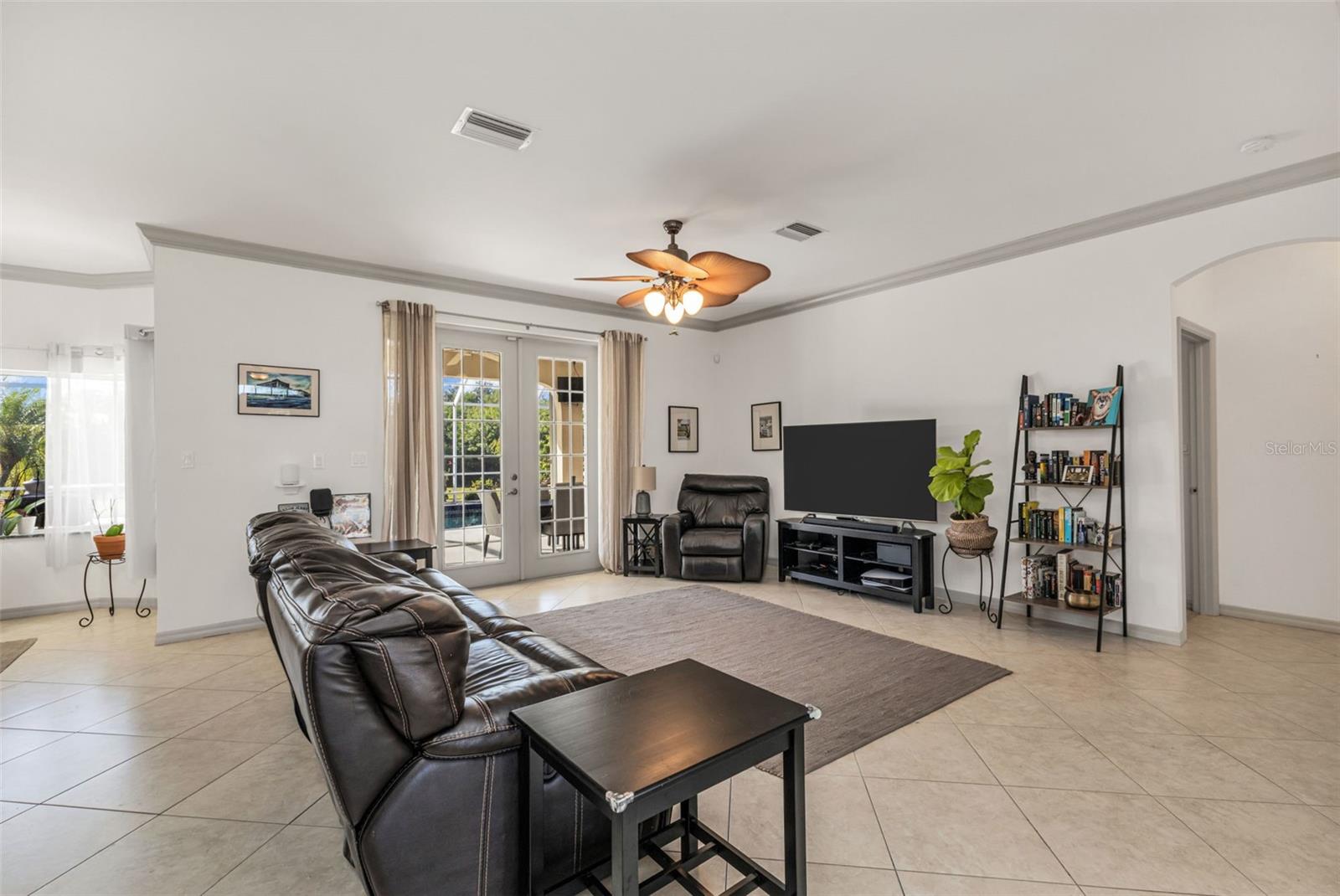 Image 14 of 62 For 13361 Pembroke Circle N