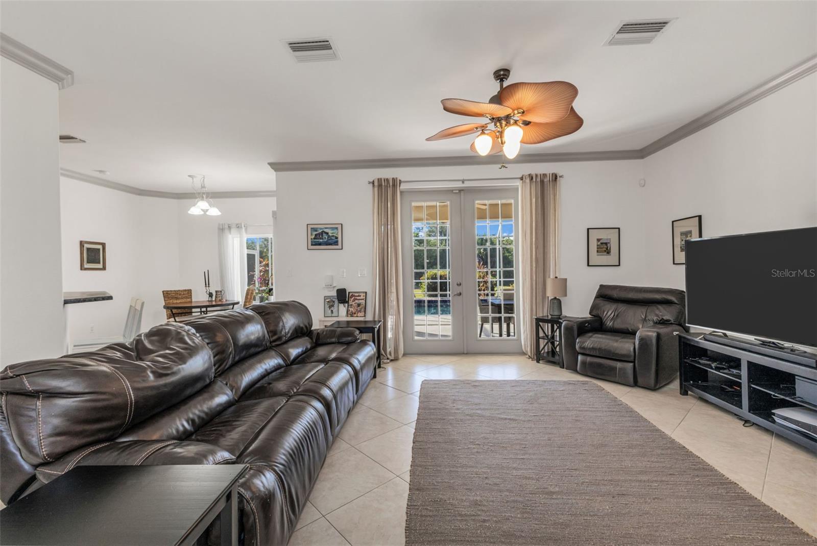 Image 15 of 62 For 13361 Pembroke Circle N