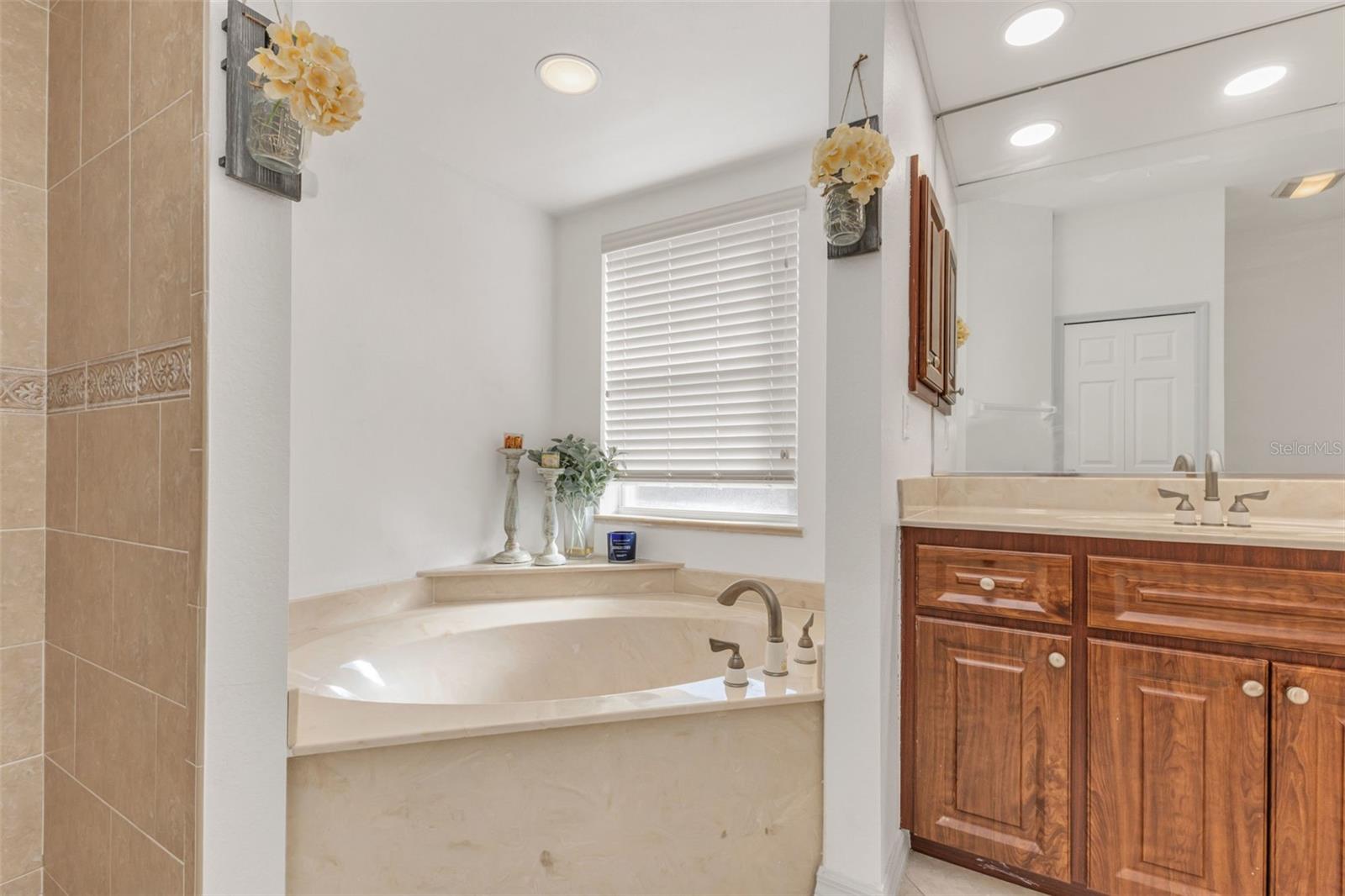 Image 34 of 62 For 13361 Pembroke Circle N